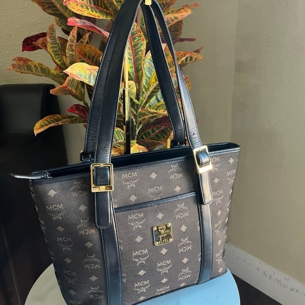 🖤▪️ MCM▪️VINTAGE CANVAS AND LEATHER TOTE BAG
